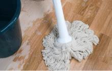 onderhoud Regelmatig onderhoud is vitaal om lange tijd van sterke en mooie houten vloeren te genieten. Goed onderhouden oppervlakken zijn ook gemakkelijk schoon te maken.